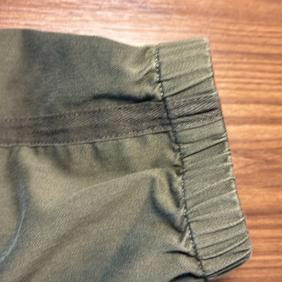 KUT from the Kloth Frida High
Rise Slim Track Pant size 8-EXCELLENT CONDITION - Picture 7 of 11